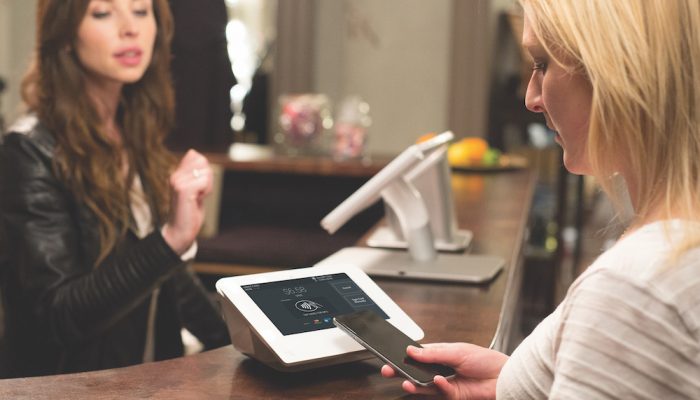 clover mini spa-salon-de-coiffure-terminal de paiement, terminal clover, terminal de paiement clover, clover mini, clover pos, clover flex, clover station duo, clover station solo